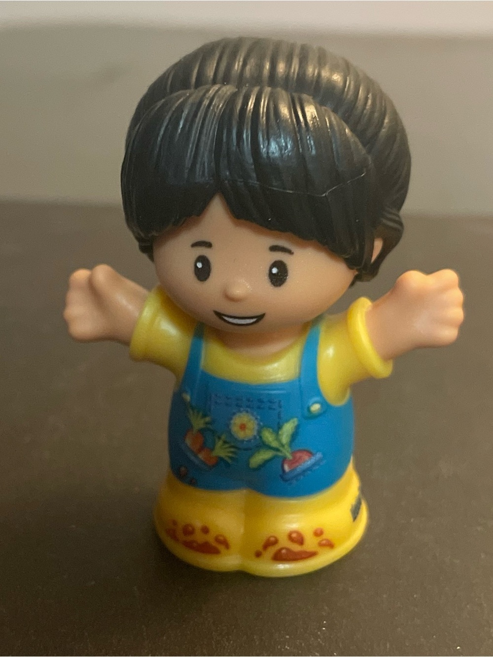 Fisher-Price Little People Figure gardener farmer in Blue Overalls Yellow Shirt